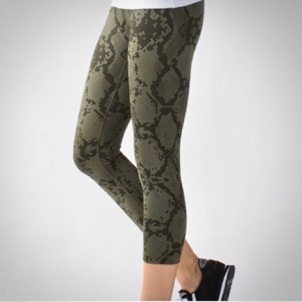 Lululemon Wunder Under Leggings Snake Pattern